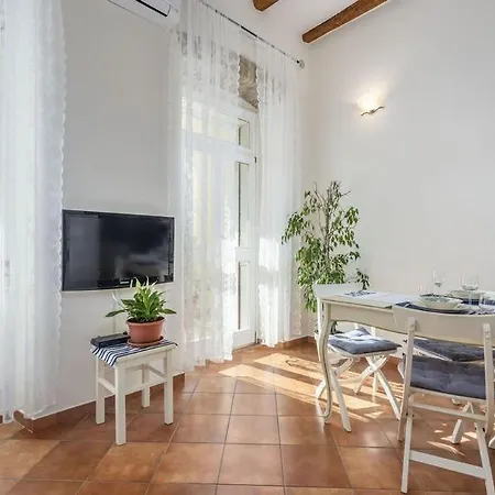 Tesla Apartmán