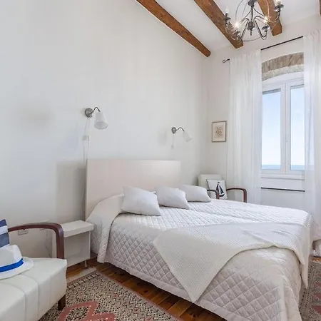 Tesla Apartmán